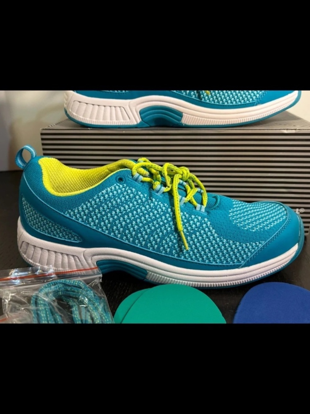 Orthofeet Coral Othopedic Walking Shoes Sneakers Turquoise Womans Size 11.5B